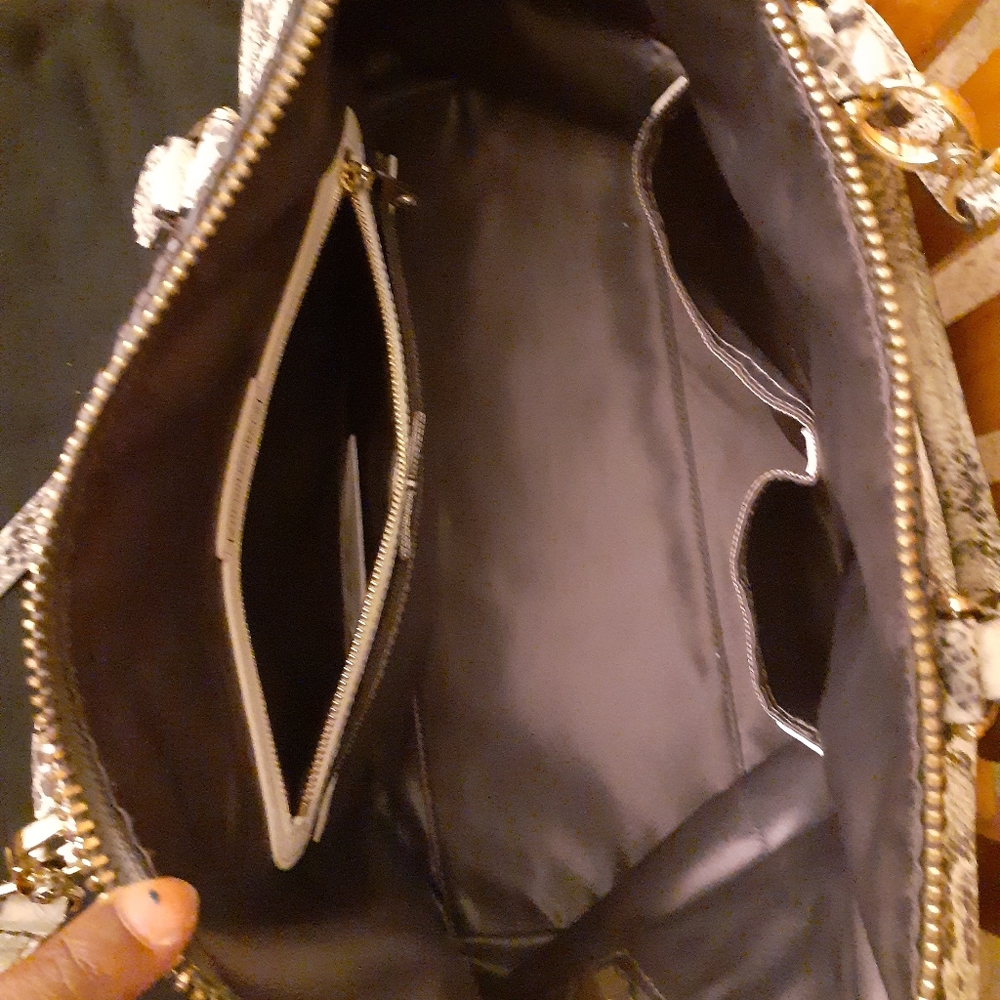 Handbag - Picture 8 of 8